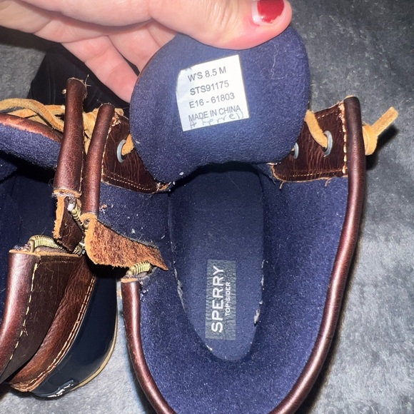 Sperry woman’s Leather and Navy Boots - Picture 6 of 7